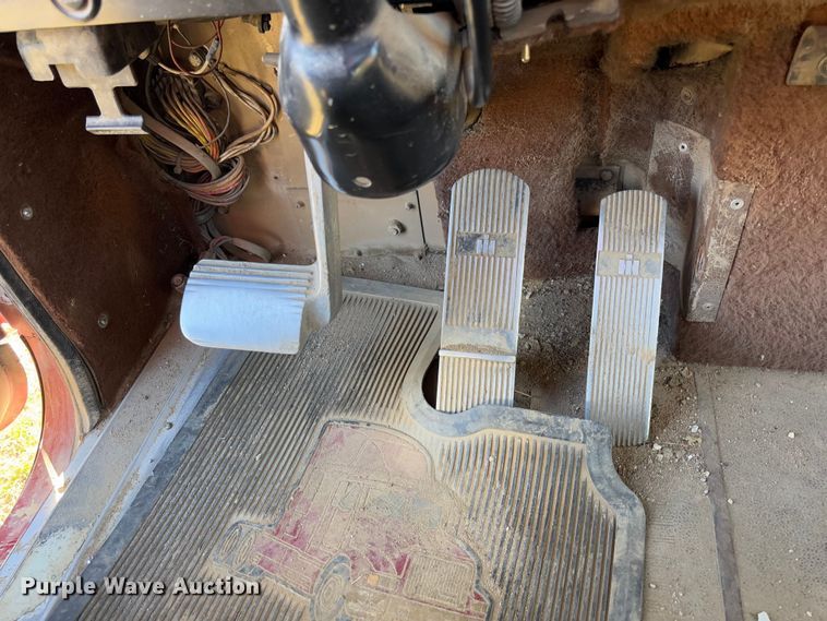 image for item FB3149 1986 International F9370 dump truck