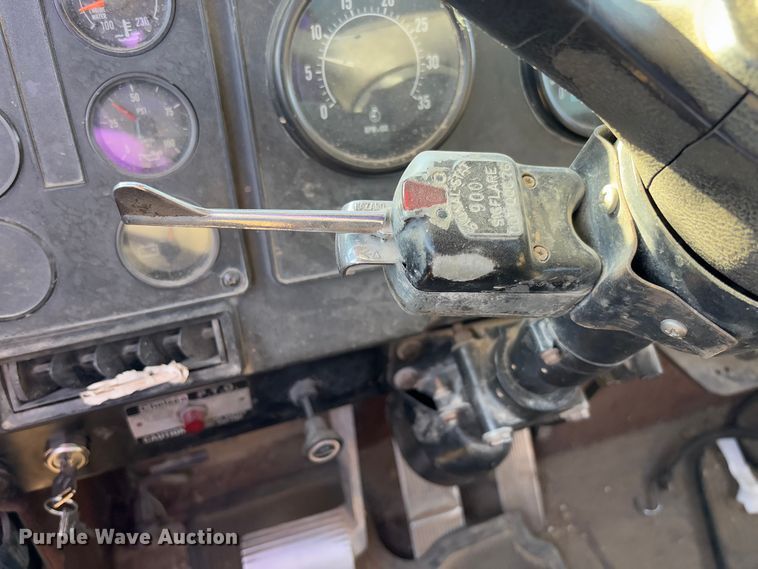 image for item FB3149 1986 International F9370 dump truck