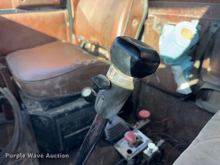 image for item FB3149 1986 International F9370 dump truck