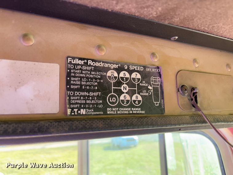 image for item FB3149 1986 International F9370 dump truck