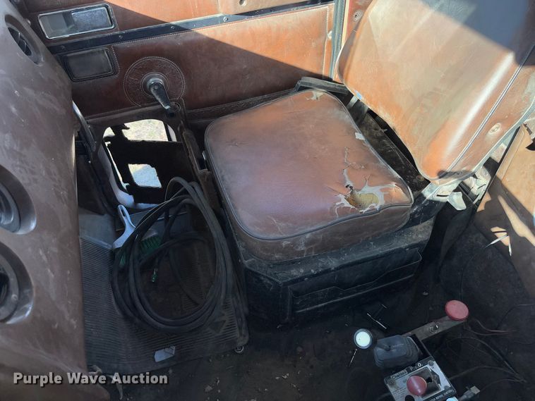 image for item FB3149 1986 International F9370 dump truck