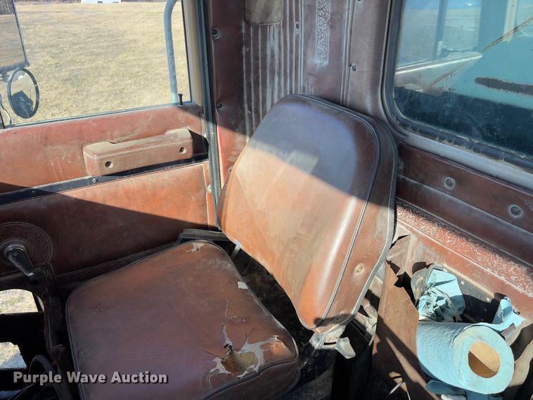 image for item FB3149 1986 International F9370 dump truck