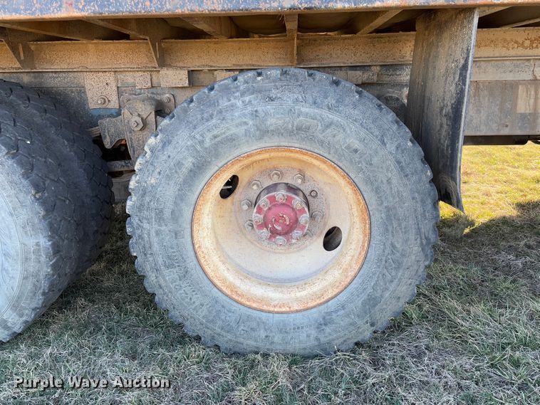 image for item FB3149 1986 International F9370 dump truck