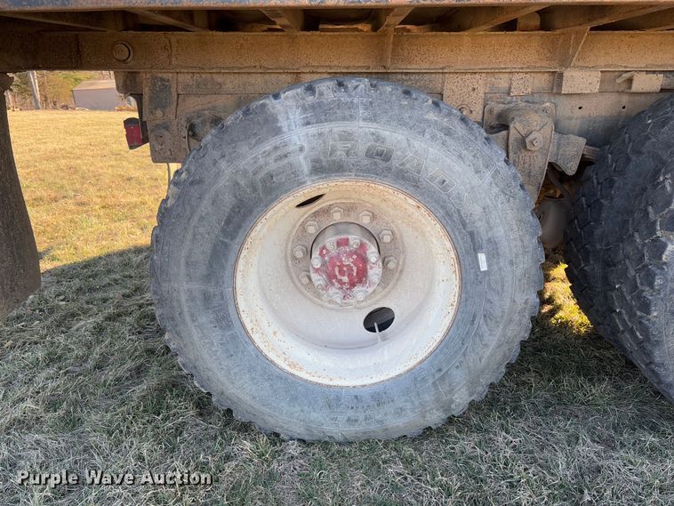 image for item FB3149 1986 International F9370 dump truck