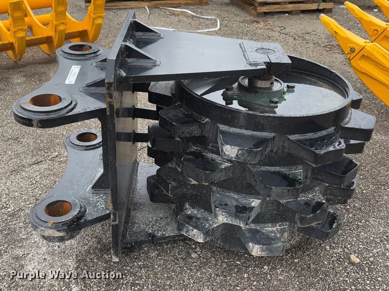image for item FB3162 2025 GIYI excavator compaction wheel