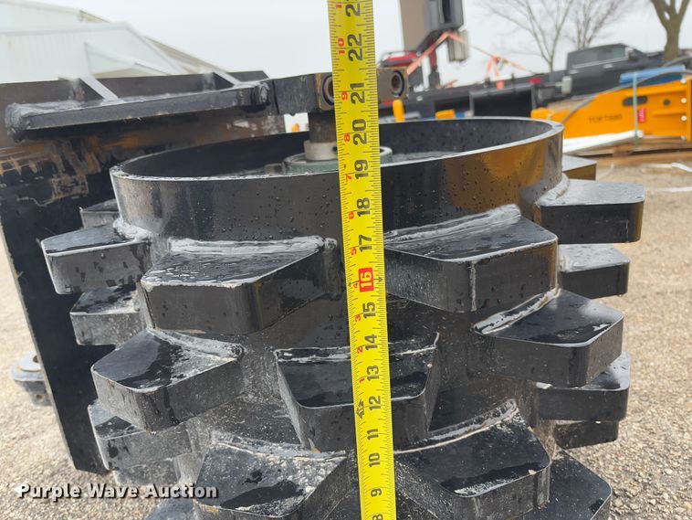 image for item FB3162 2025 GIYI excavator compaction wheel