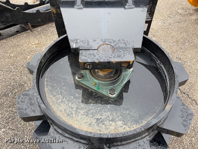 image for item FB3162 2025 GIYI excavator compaction wheel