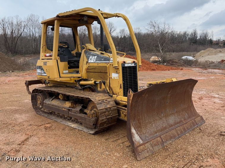 image for item FB3173 2004 Caterpillar D5G dozer
