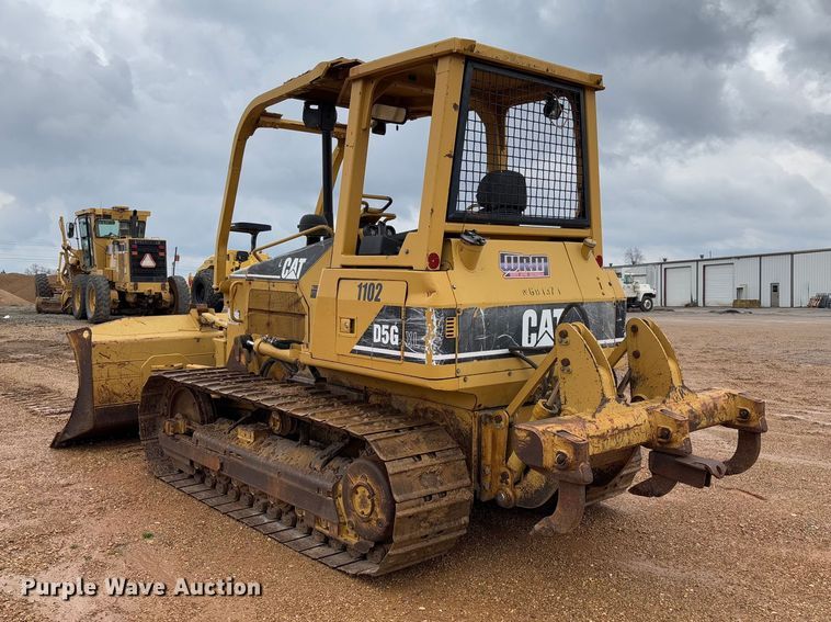 image for item FB3173 2004 Caterpillar D5G dozer