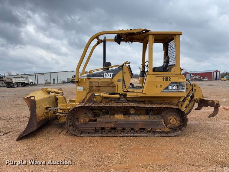 image for item FB3173 2004 Caterpillar D5G dozer