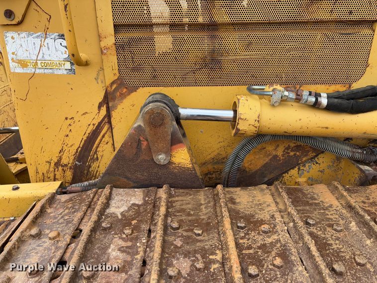 image for item FB3173 2004 Caterpillar D5G dozer