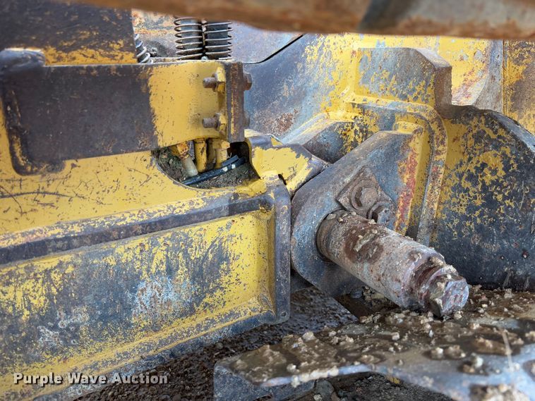 image for item FB3173 2004 Caterpillar D5G dozer