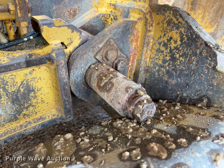 image for item FB3173 2004 Caterpillar D5G dozer