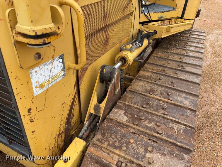 image for item FB3173 2004 Caterpillar D5G dozer