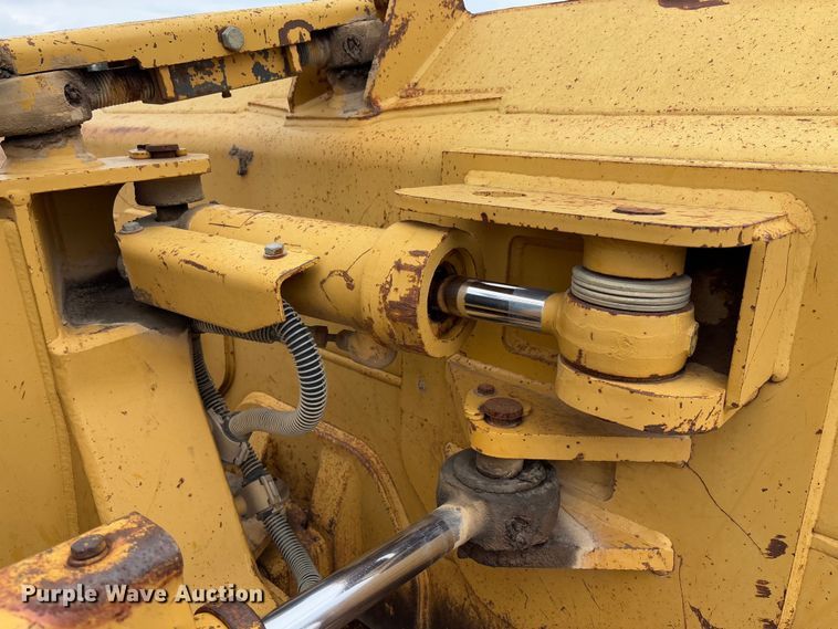image for item FB3173 2004 Caterpillar D5G dozer