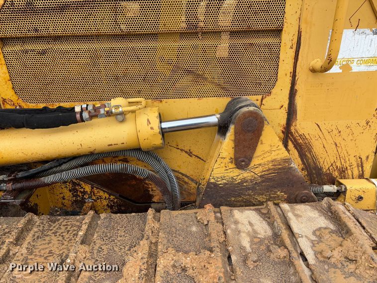 image for item FB3173 2004 Caterpillar D5G dozer