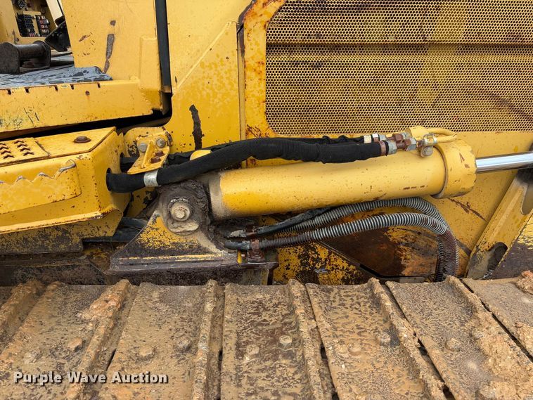 image for item FB3173 2004 Caterpillar D5G dozer