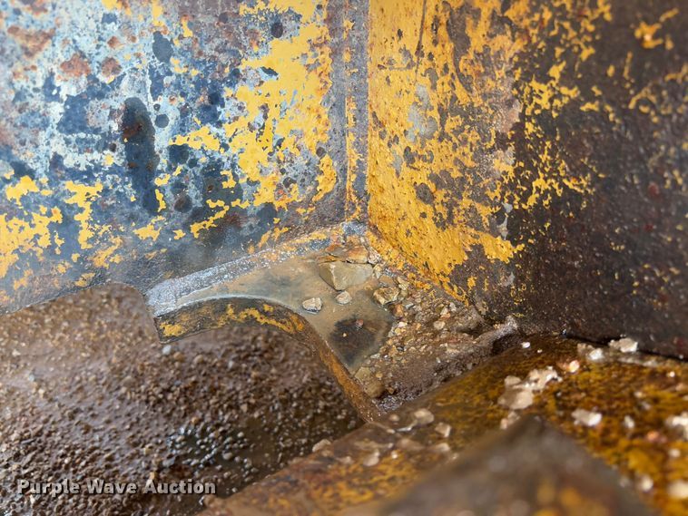 image for item FB3173 2004 Caterpillar D5G dozer