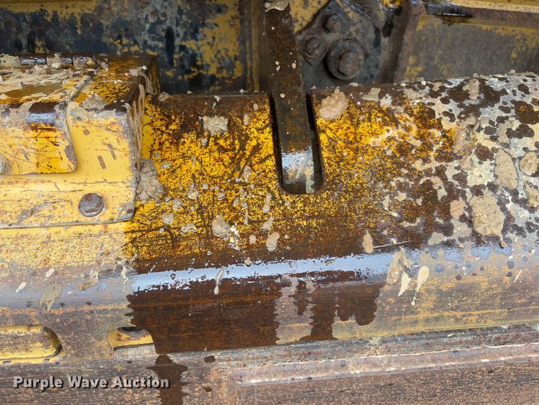 image for item FB3173 2004 Caterpillar D5G dozer