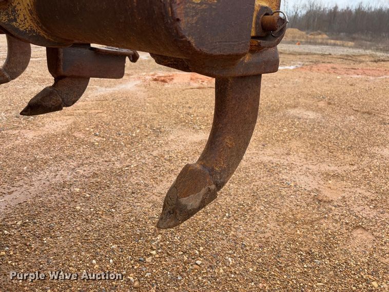 image for item FB3173 2004 Caterpillar D5G dozer