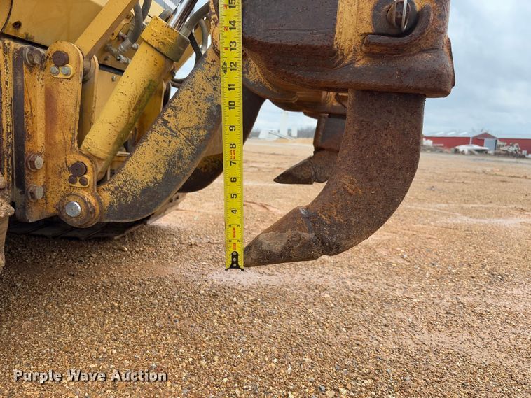 image for item FB3173 2004 Caterpillar D5G dozer