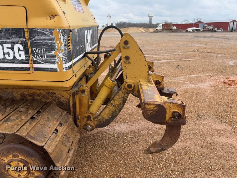 image for item FB3173 2004 Caterpillar D5G dozer