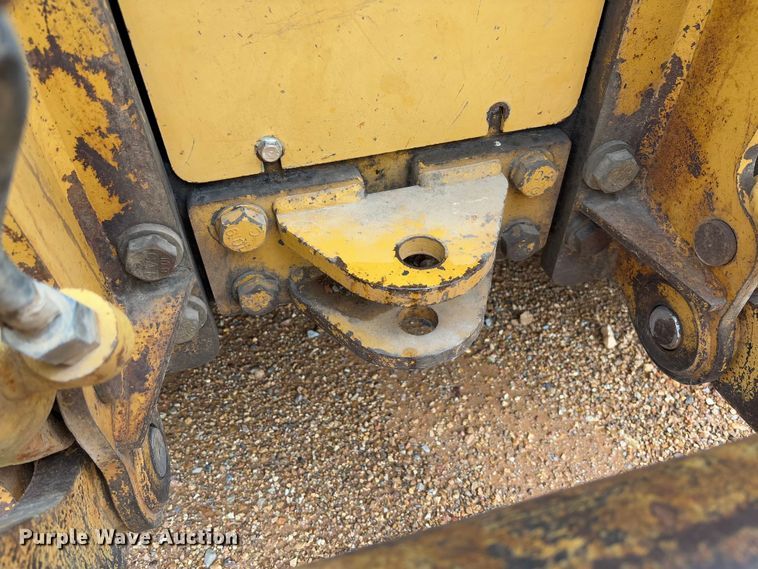 image for item FB3173 2004 Caterpillar D5G dozer