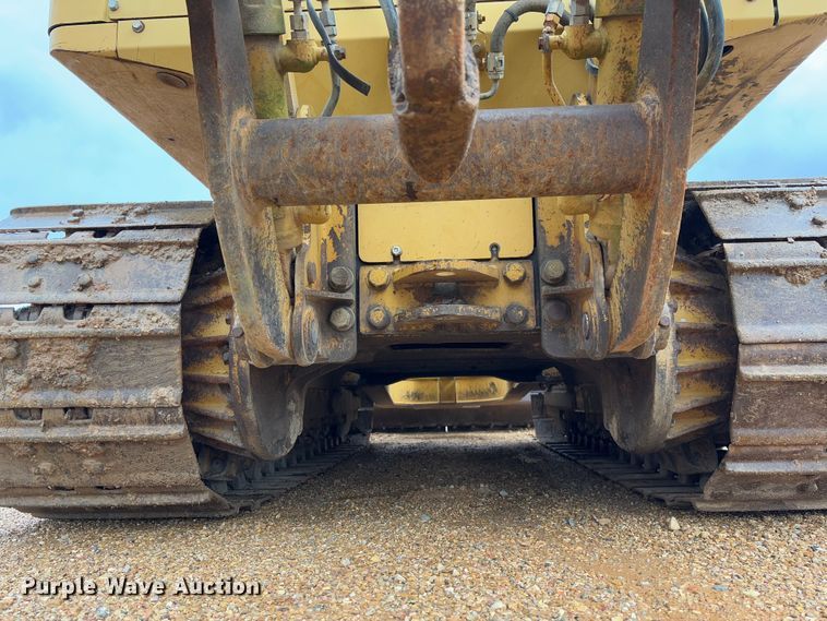 image for item FB3173 2004 Caterpillar D5G dozer
