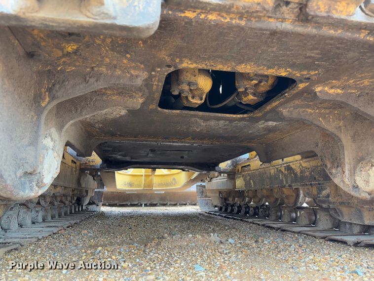 image for item FB3173 2004 Caterpillar D5G dozer