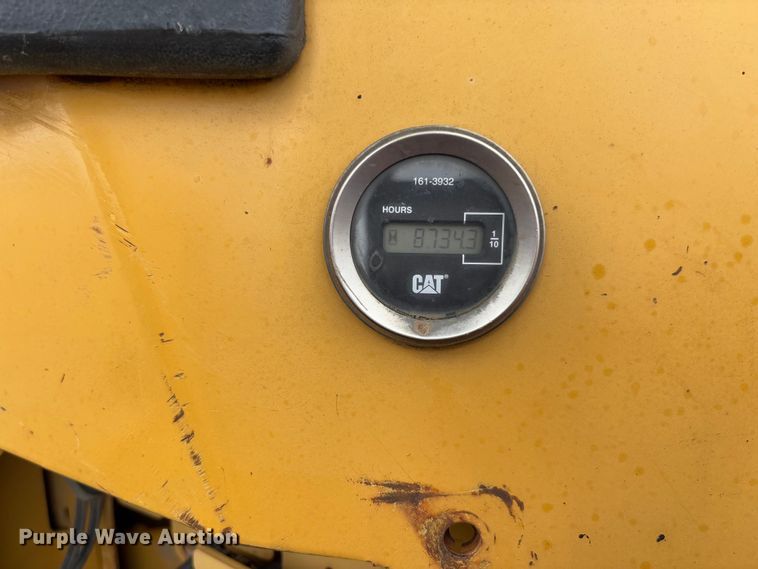 image for item FB3173 2004 Caterpillar D5G dozer