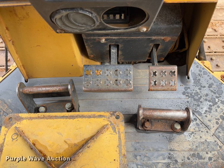 image for item FB3173 2004 Caterpillar D5G dozer