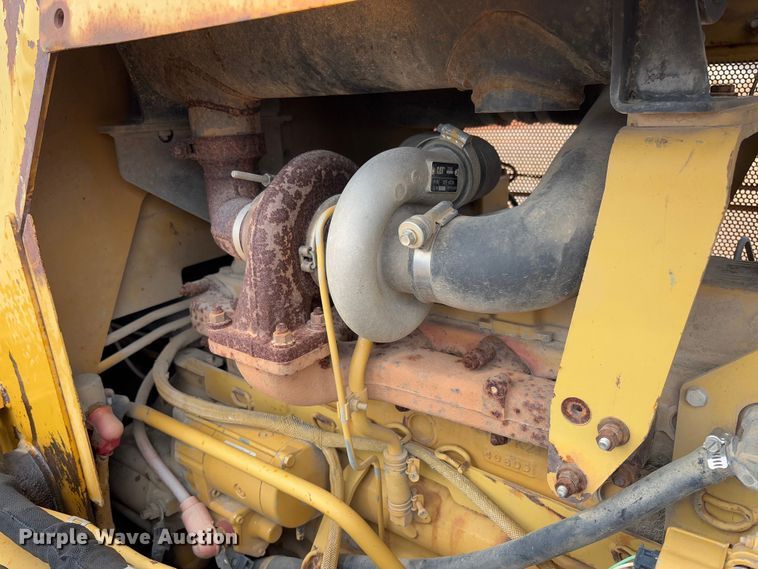 image for item FB3173 2004 Caterpillar D5G dozer