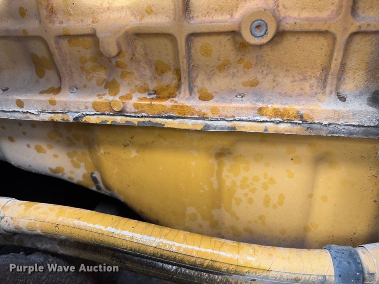 image for item FB3173 2004 Caterpillar D5G dozer