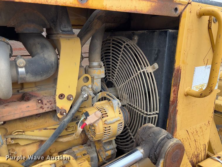 image for item FB3173 2004 Caterpillar D5G dozer