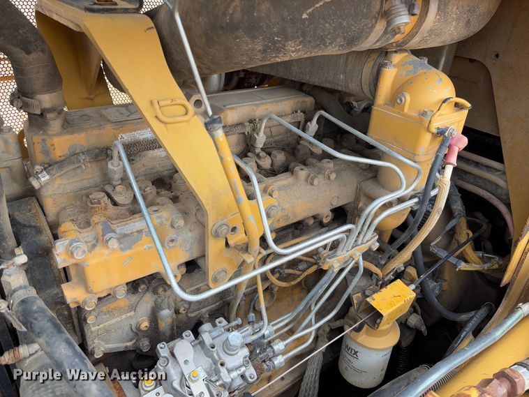 image for item FB3173 2004 Caterpillar D5G dozer
