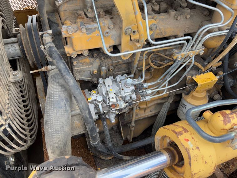 image for item FB3173 2004 Caterpillar D5G dozer