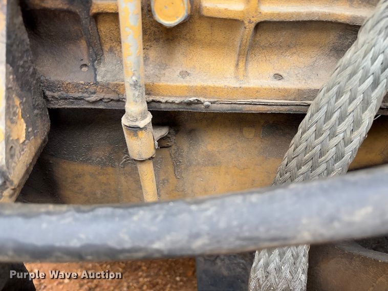 image for item FB3173 2004 Caterpillar D5G dozer