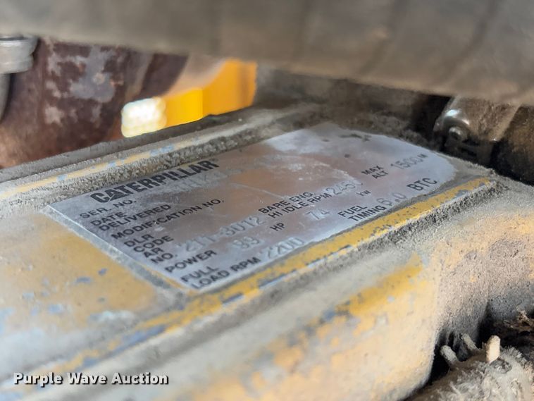 image for item FB3173 2004 Caterpillar D5G dozer