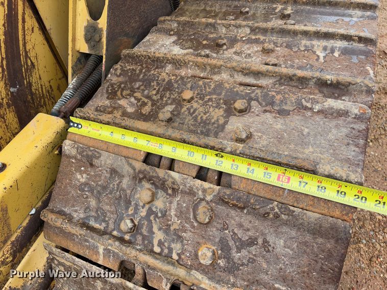 image for item FB3173 2004 Caterpillar D5G dozer