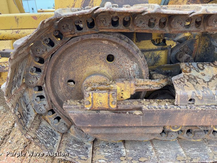 image for item FB3173 2004 Caterpillar D5G dozer