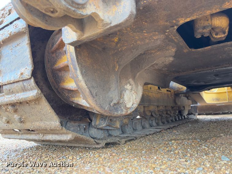 image for item FB3173 2004 Caterpillar D5G dozer