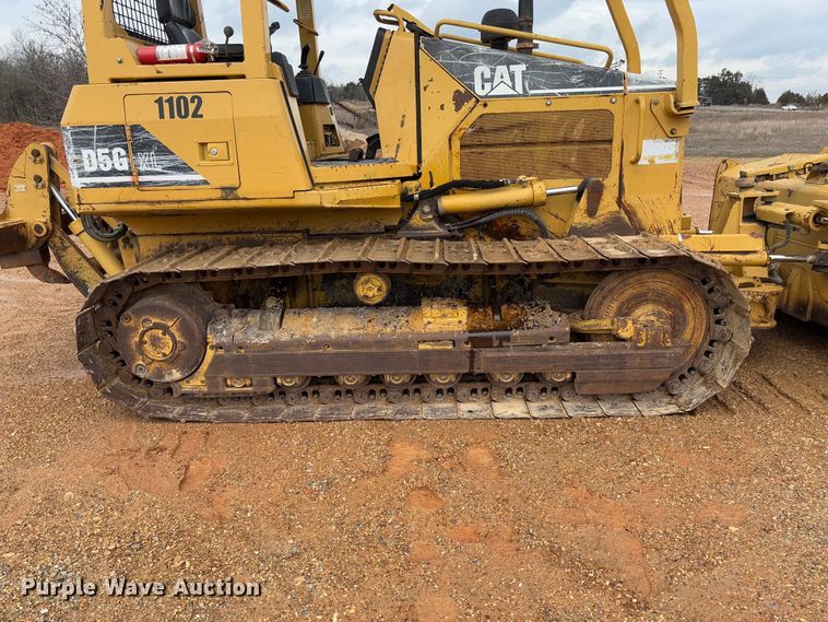 image for item FB3173 2004 Caterpillar D5G dozer