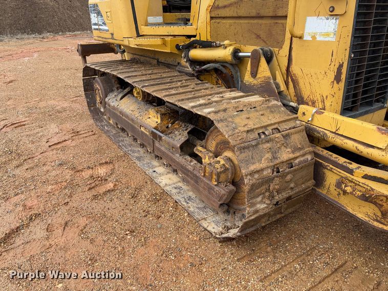 image for item FB3173 2004 Caterpillar D5G dozer