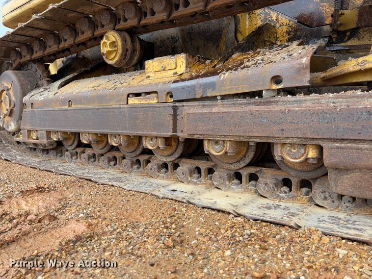 image for item FB3173 2004 Caterpillar D5G dozer