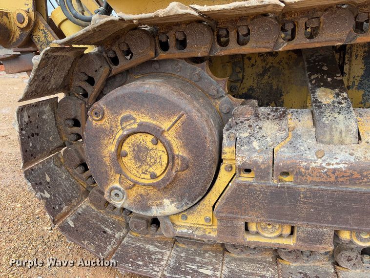 image for item FB3173 2004 Caterpillar D5G dozer