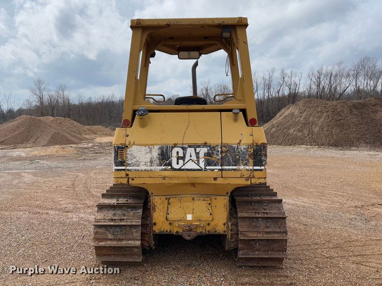 image for item FB3174 2002 Caterpillar D5G dozer