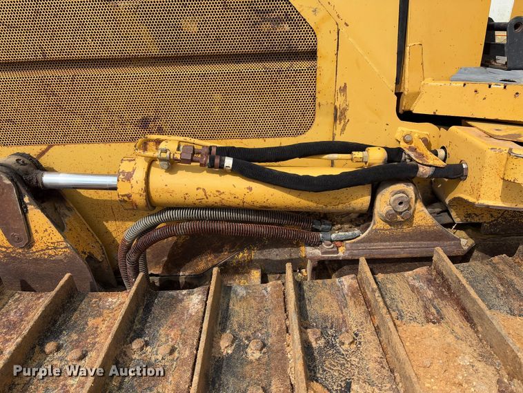 image for item FB3174 2002 Caterpillar D5G dozer