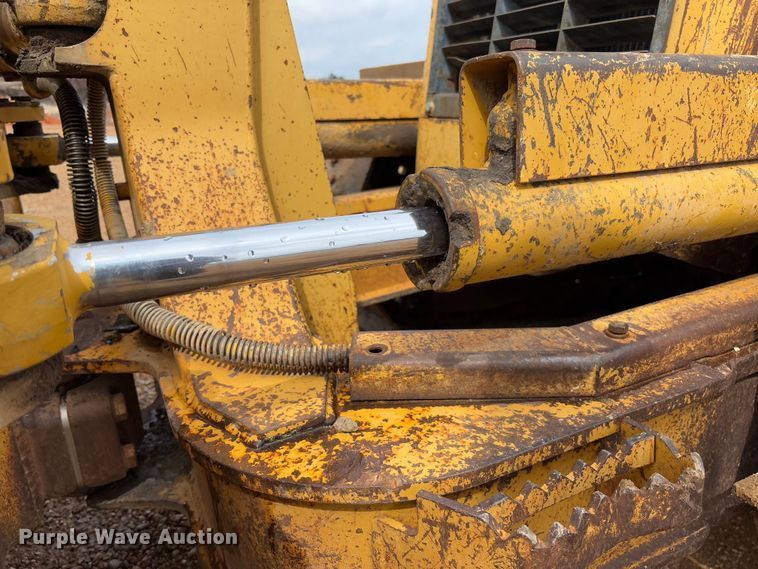 image for item FB3174 2002 Caterpillar D5G dozer