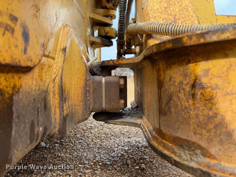 image for item FB3174 2002 Caterpillar D5G dozer