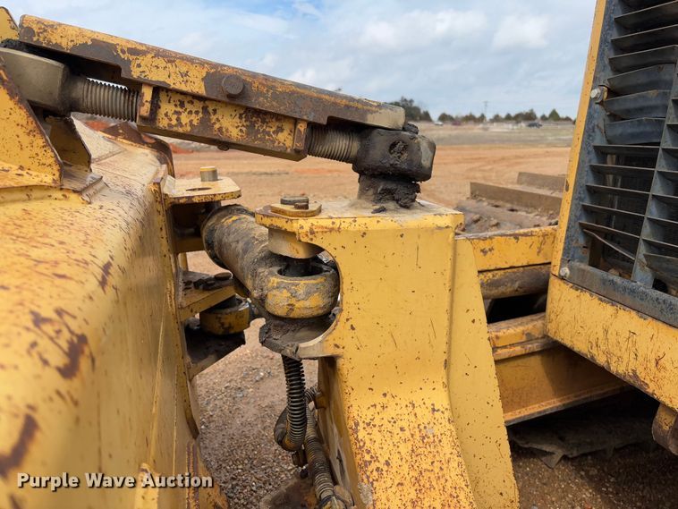 image for item FB3174 2002 Caterpillar D5G dozer